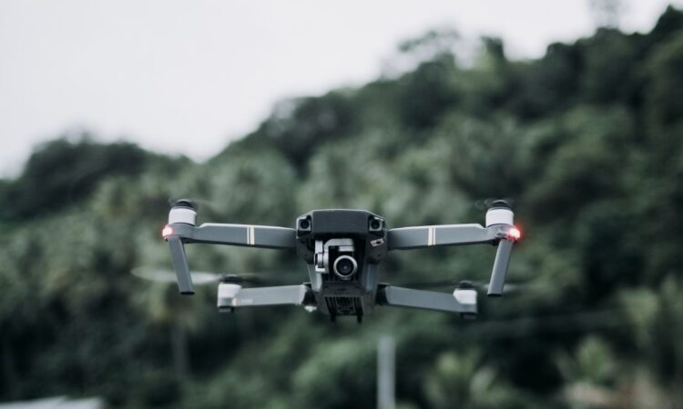Survoler le Puy-de-Dôme Maîtriser le ciel grâce à la formation spécialisée drone